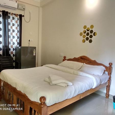 Candolim Beach Place Exterior photo
