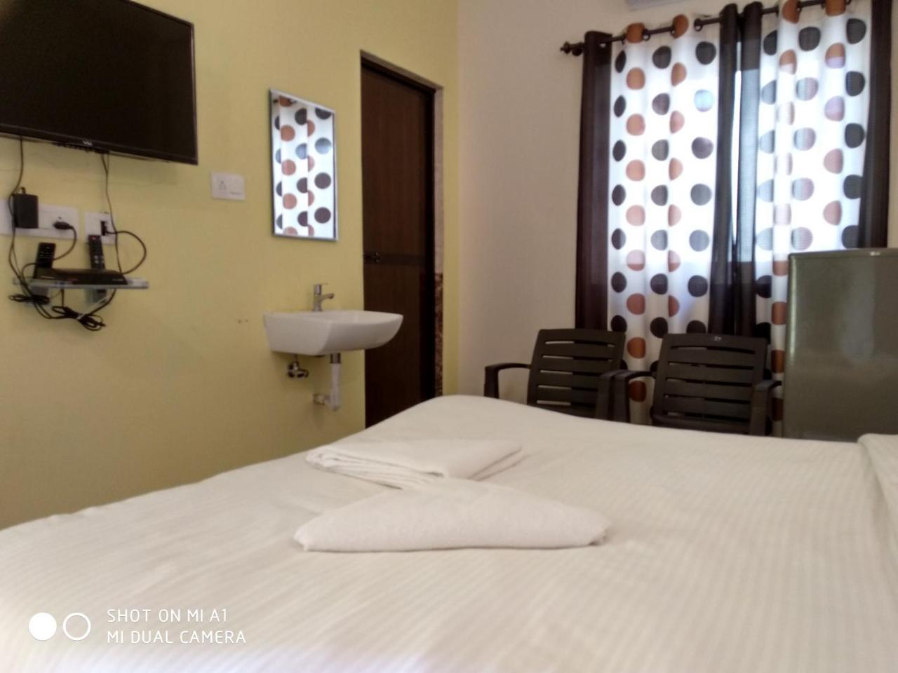 Candolim Beach Place Exterior photo