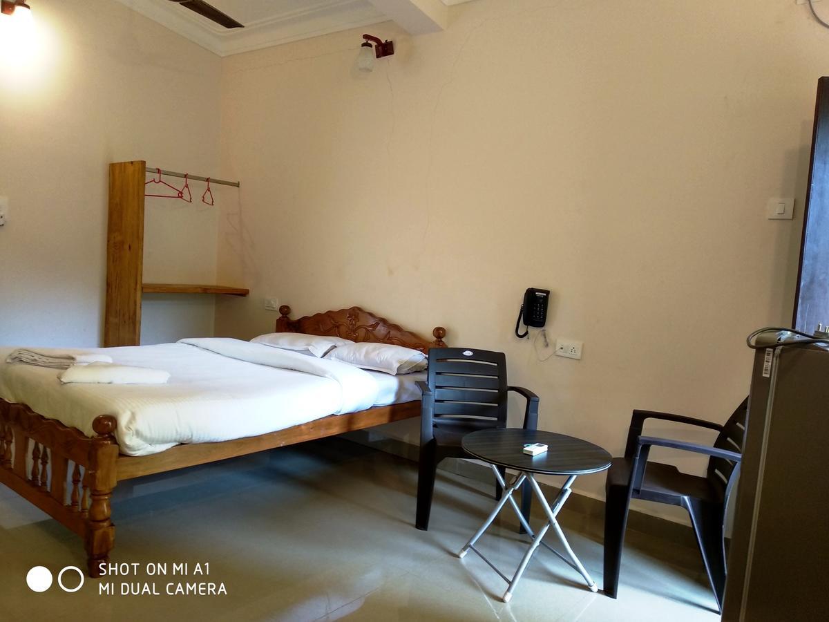 Candolim Beach Place Exterior photo