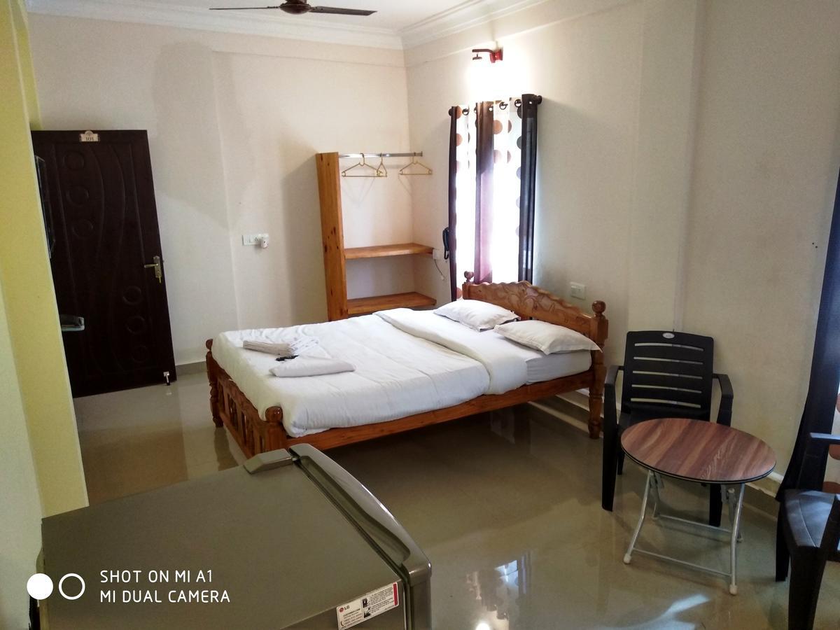 Candolim Beach Place Exterior photo